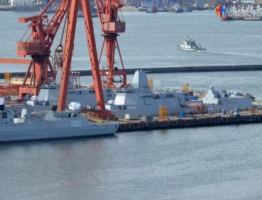 Δύο-δύο παραδίδουν τα αντιτορπιλικά στο κινεζικό ναυτικό τα ναυπηγεία (βίντεο)